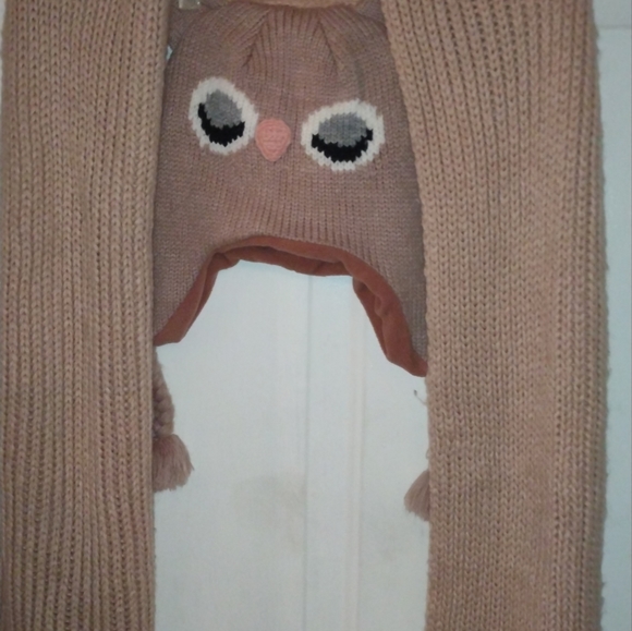 SCARF AND HAT 🤠 - Picture 6 of 6